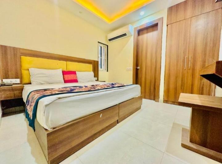 Glace Near Igi Airport Delhi 3* New Delhi